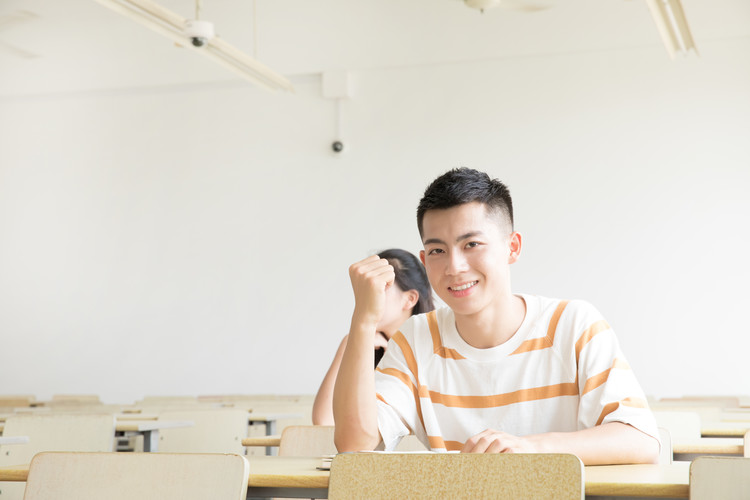 南充中专职业学校学费(南充中专职业学校学费多少)