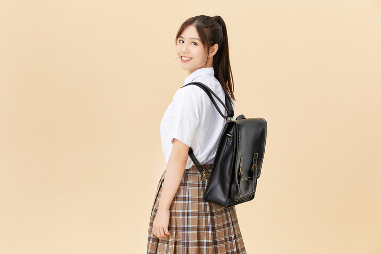 四川公办中专和大专收学费吗_四川公办中职学校有哪些