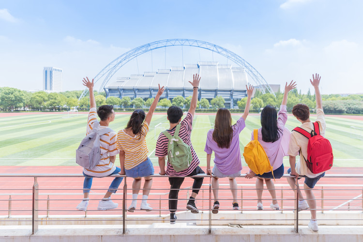 成都学航空专业收费_成都航空专业学校有哪些