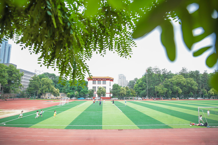 四川希望汽车技师学院怎么样_四川希望汽车技师学院招聘教师